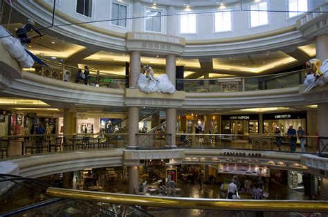 Cascade Plaza Shopping Mall In Banff A Wee Flickr