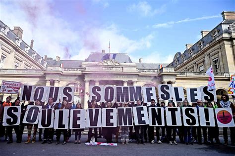 Le Conseil Detat Annule La Dissolution Des Soul Vements De La Terre