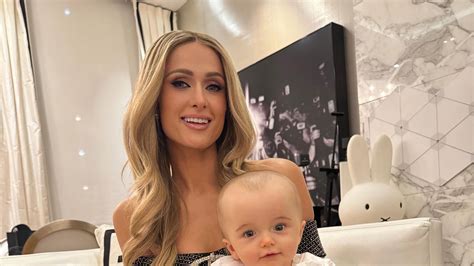 S E Fotos Paris Hilton Ist Mit Baby Phoenix In New York