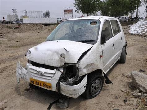 1 Dead 5 Hurt In Innova Accident In Greater Noida Hindustan Times