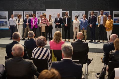 El Parlamento de Navarra celebra un acto institucional de adhesión al