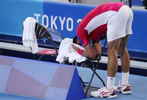 Novak Djokovic Lanza Su Raqueta A Las Gradas Y Rompe Otra Tras Perder