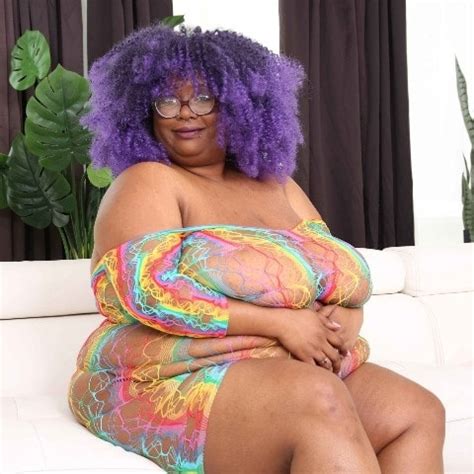 Huge Tits Plumper Pretty Piggy Maya Needs A Helping Hand While Wanking