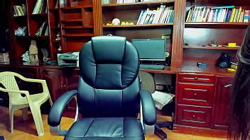 secrétaire salope baise anale avec un gode au bureau XVIDEOS