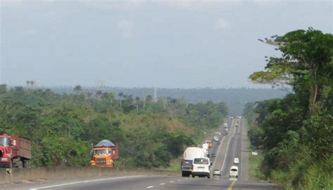 Protesters Block Ore Benin Expressway Over Naira Scarcity Vanguard News