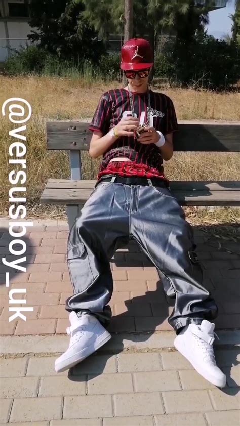 Hot Skater Silver Glanz Baggy Smoker ThisVid