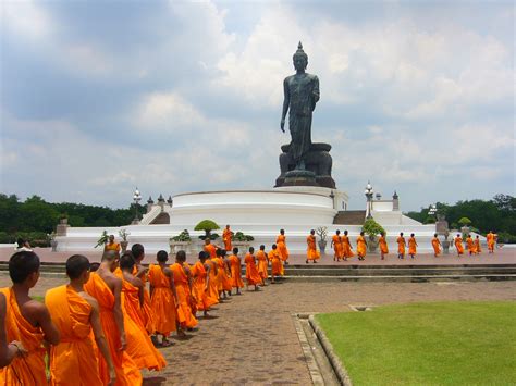 Bhikkhu - Wikipedia