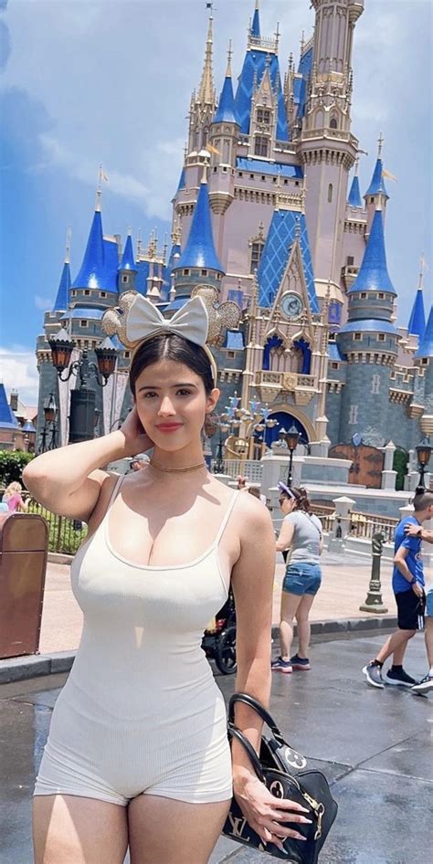 Busty Visitor R Hotgirlsatdisneyland