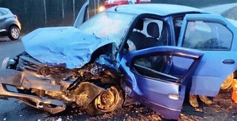 Двое водителей пострадали в ДТП на дороге Великий Новгород — Луга
