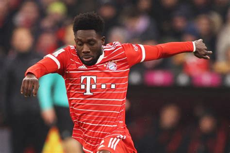 Drop In Performance For Unfocused Alphonso Davies Worries Bayern