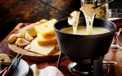 Receita De Fondue Tr S Queijos Simples De Fazer Veja O Passo A Passo