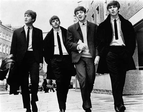 On Air Live At The Bbc Vol De The Beatles Est En La Calle Y Otro