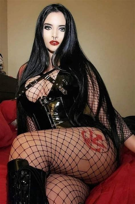 Goth Beauty Dark Beauty Dark Fashion Gothic Fashion Goth Women Sexy Women Chica Dark Hot