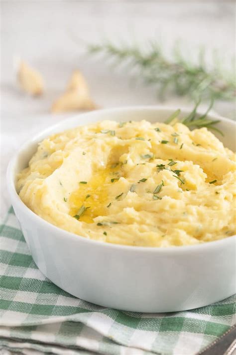 Creamy Garlic And Rosemary Mashed Potatoes Where Is My Spoon