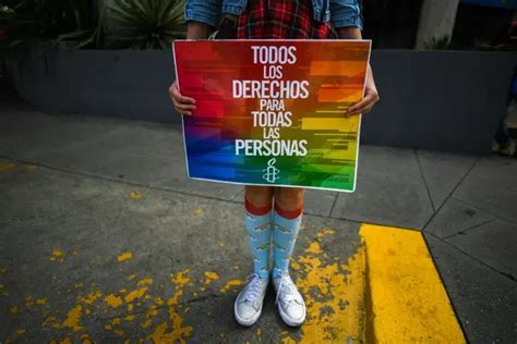 Alunos LGBTI sofrem discriminação em ambiente escolar na América Latina MMO