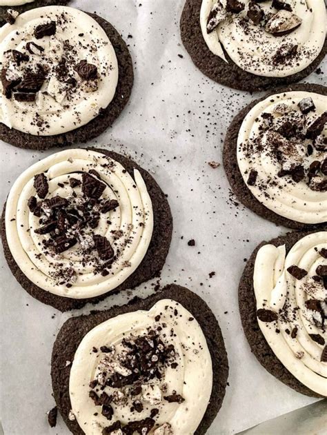 Easy Copycat Crumbl Oreo Cookies