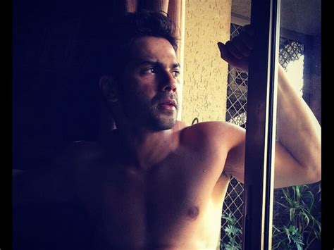 Half Naked Selfies Of Varun Dhawan That Will Arouse You Filmibeat