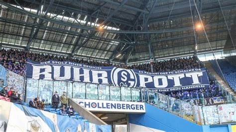 Kellerduell Zwischen Rostock Und Schalke Wird Fortgesetzt Freenet De