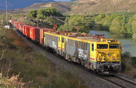 269 091 Y 269 093 Renfe Mercancias A Cargo Del Teco Bilbao Flickr