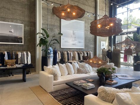 Banana Republic opens two stores in Los Angeles, including its first