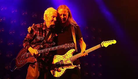 Watch Alice In Chains Perform Rooster With The Doors Robby Krieger