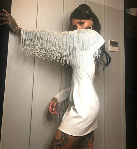 Cande Tinelli Celebr Sus Posando Con Una Bikini De Tiras Cruzadas La Banda Diario