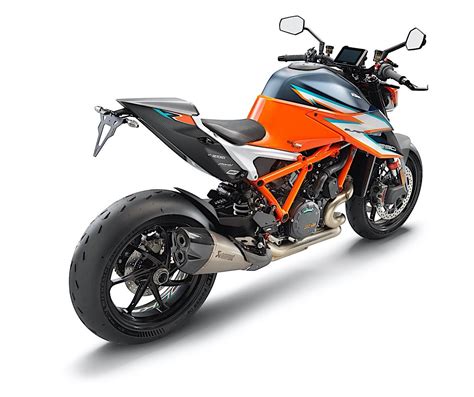 First Of Its Kind KTM Super Duke RR Roars Onto The Naked Scene