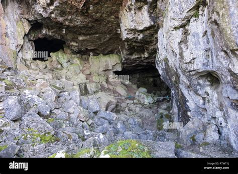 Victoria Cave Dales Hi Res Stock Photography And Images Alamy