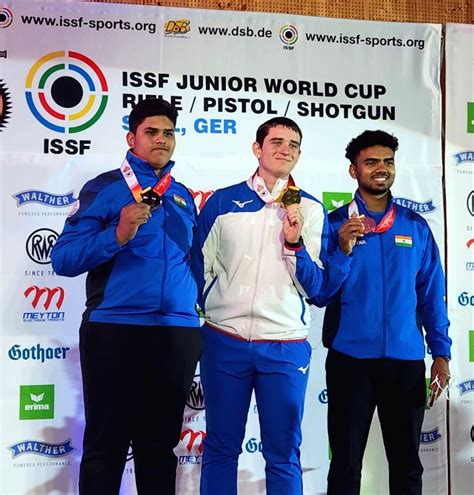 Jr Shooting World Cup India Wins Silver In Men S Rapid Fire Pistol