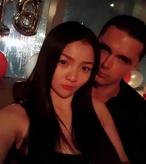 Hot girl ngực khủng Thủy Top chia tay bạn trai Tây sau năm yêu đương Tinmoi