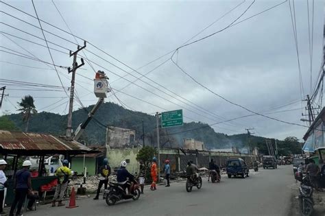 PLN Pulihkan Jaringan Listrik Usai Kebakaran Di Jayapura ANTARA News