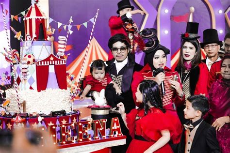 11 Potret Perayaan Pesta Ulang Tahun Pertama Ameena Bertema Wonderland