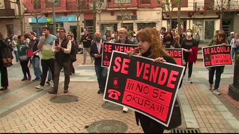 Un Grupo De Vecinos De Barakaldo Se Rebela Contra Los Okupas Con