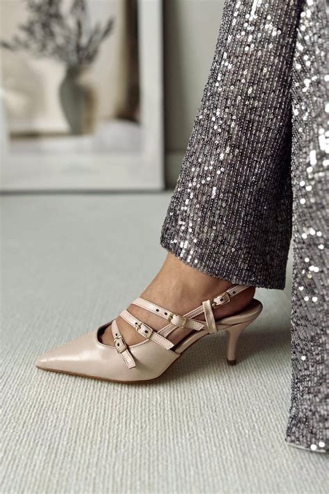 POLKA STORE Obsession Triple Sivri Burun Üç Bantlı Tokalı Bej Ten Ekru Nude Mat Deri Topuklu