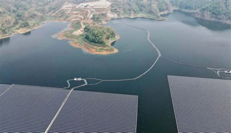 Terbesar Di Asia Tenggara Ini Potret Udara Plts Terapung Cirata Foto