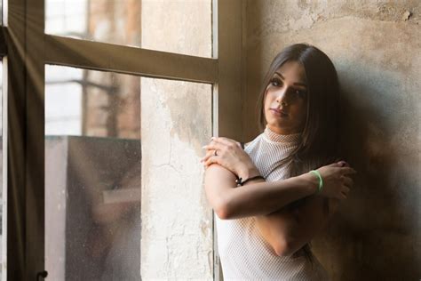 K Sara Pose Hands Beautiful Hair Glance Brunette Girl Hd Wallpaper Rare Gallery