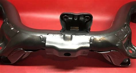 97 98 99 00 01 Honda CR V CRV 4x4 Rear Subframe Crossmember X Cross