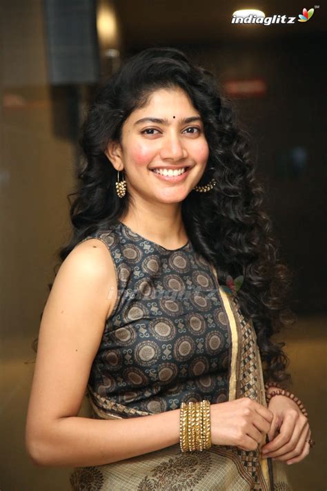 Sai Pallavi Photos - Tamil Actress photos, images, gallery, stills and ...