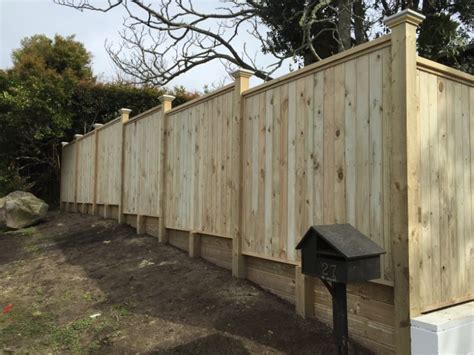 Fence Builder In Auckland Custom Decks Fences