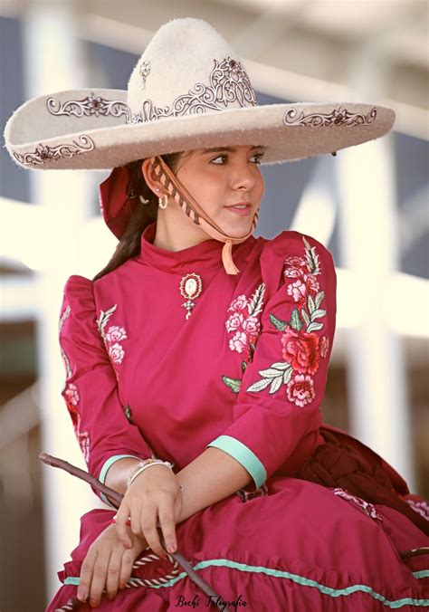 Escaramuza Vestidos mexicanos tradicionales Vestidos para niñas