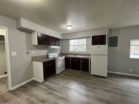 13400 Se Stark St 9 Portland Or 97233 Trulia