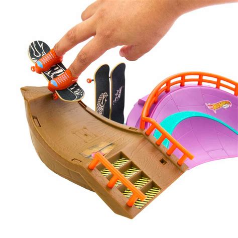 Hot Wheels Игровой набор для скейтборда Skate Octopark HMK купить с доставкой по выгодным