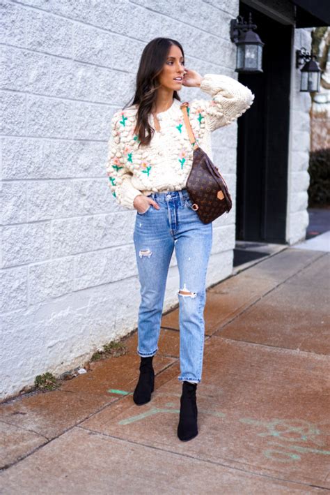 4 Easy Ways To Style Mom Jeans In Winter Sisters Guide To Style