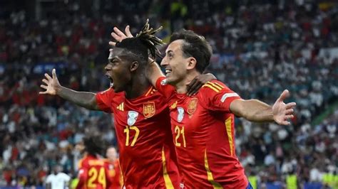 Espanha vence a Inglaterra e se torna primeira tetracampeã da Eurocopa