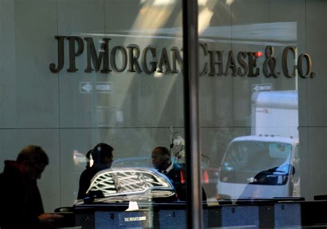 Jpmorgan Accuses Morgan Stanley Defector Of Poaching Clients Bloomberg