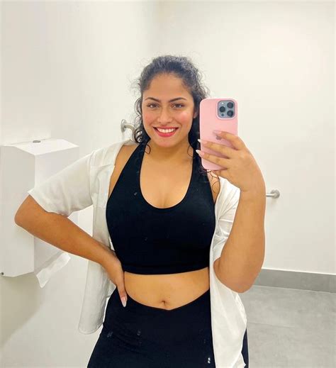 Instagram SANDANI FERNANDO Nude The Fappening Leaked Photos
