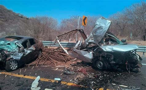 Michoacán Accidente en Autopista Siglo XXI deja dos muertos