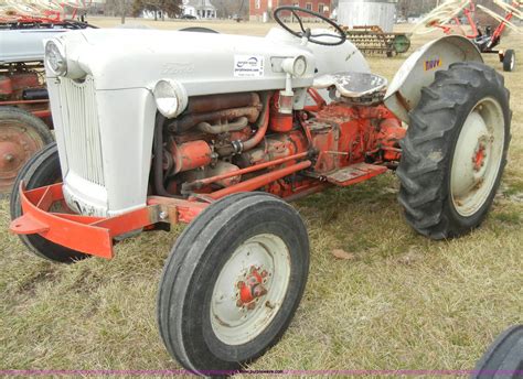 Ford 600 tractor in Greeley, KS | Item A6691 sold | Purple Wave