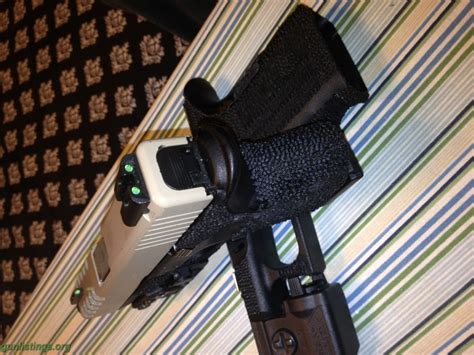 Gunlistings.org - Pistols Glock 19 With Two Lowers, Lightened Frame ...