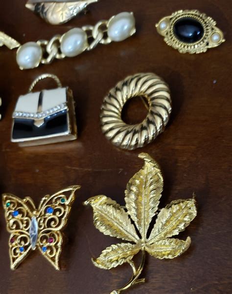 Lot Of 12 Vintage Gold Tone Brooches Pins Rhinestones Faux Pearls Ebay